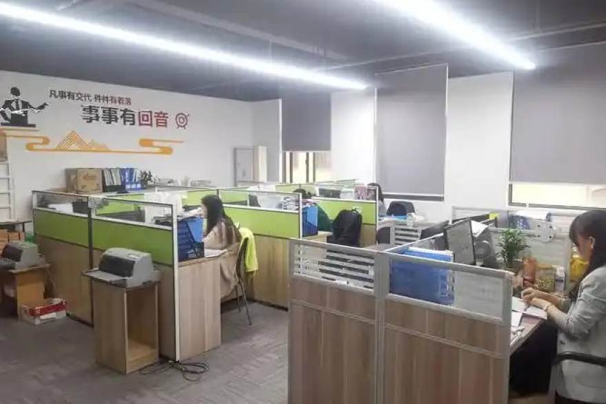 球帝直播 德甲赛季中段前瞻：高压逼抢的体能账本，年轻球员上位窗口打开